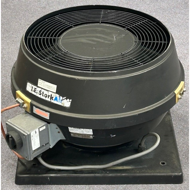 Goede gebruikte Stork VDA250/6D dakventilator met werkschakelaar. (1869m3)