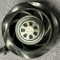 Gereviseerde ruilmotor voor Zehnder ComfoAir Q450 WTW unit. R3G190-RC19-36