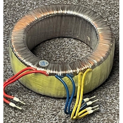 Goede gebruikte ringkerntrafo 230V -> 40,5V en 21,5V Goede gebruikte ringkerntrafo 230V -> 40,5V en 21,5V